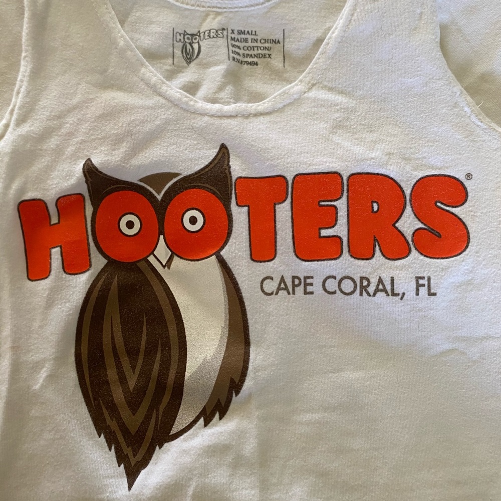 Hooters